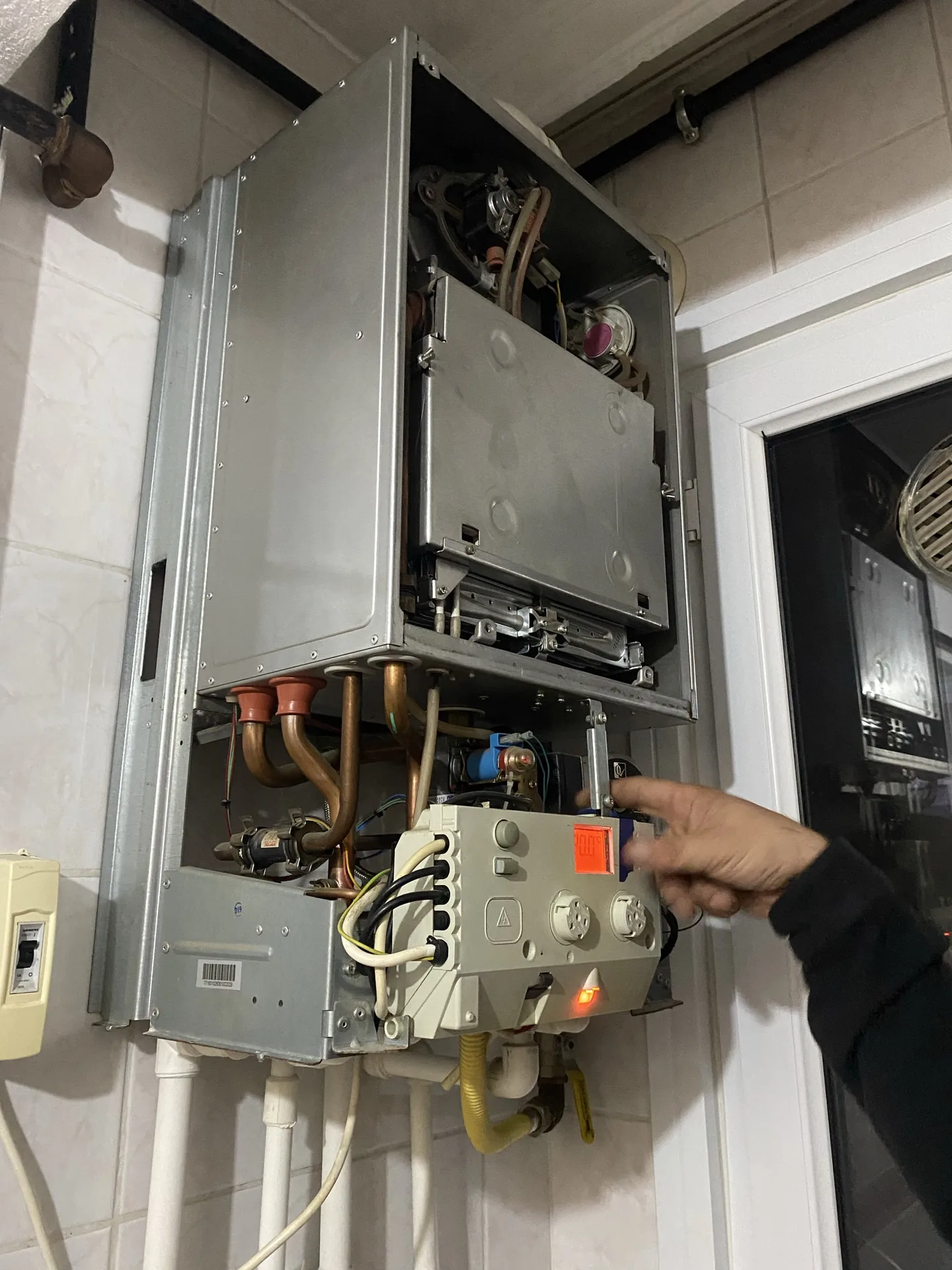 Kombi teknik servis çalışması